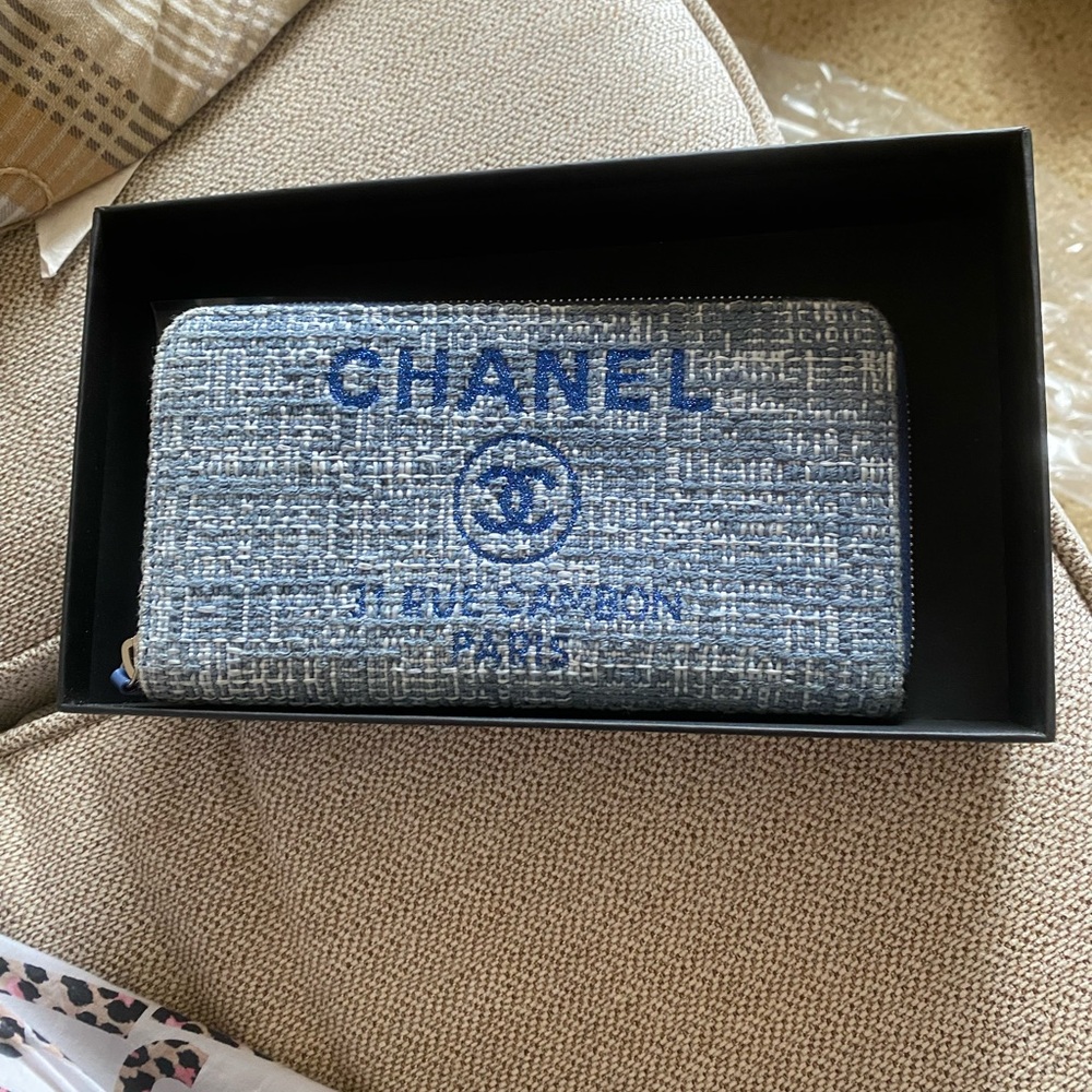 Chanel deauville wallet